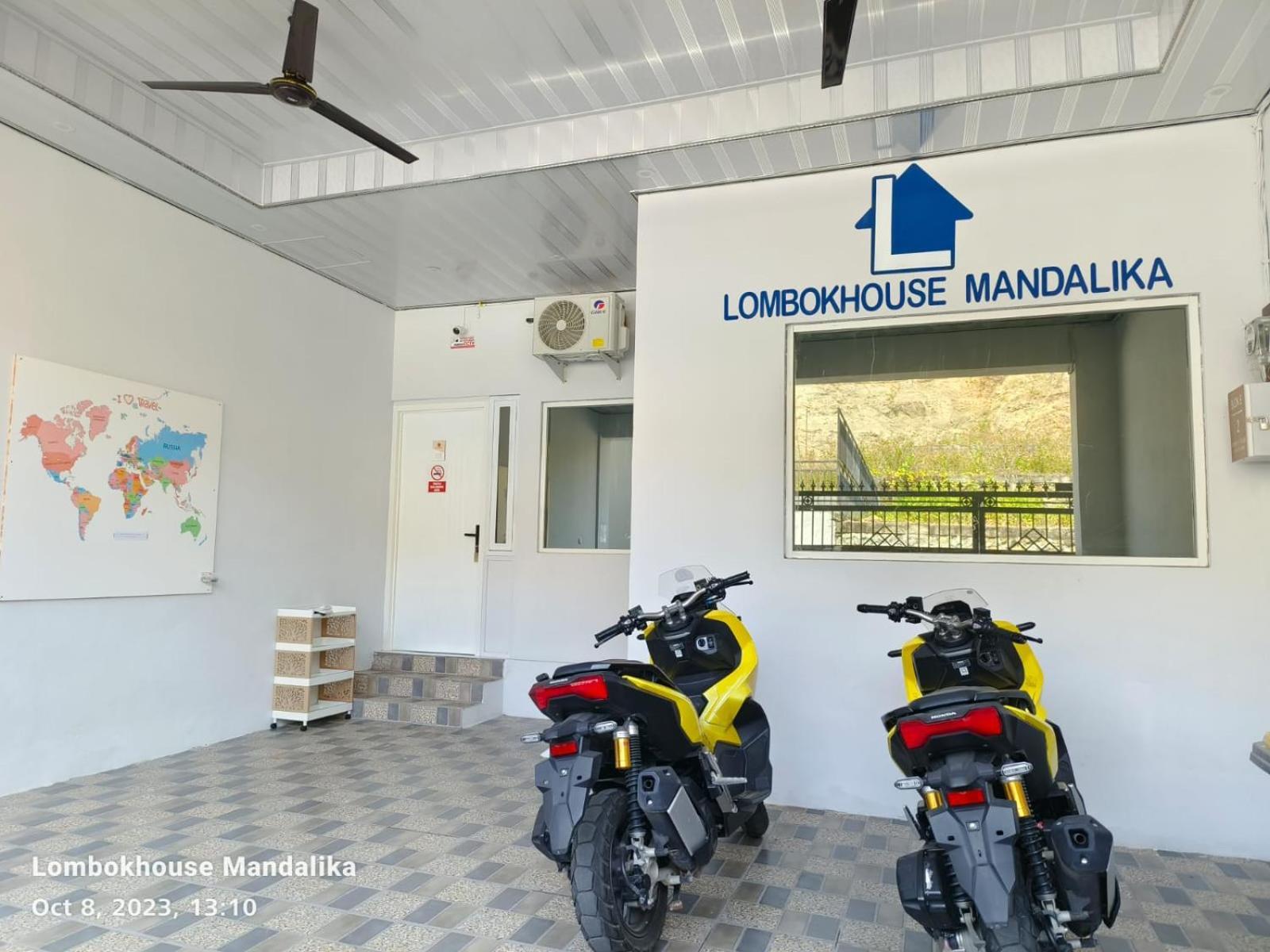 Готель Lombokhouse Mandalika Kuta  Екстер'єр фото