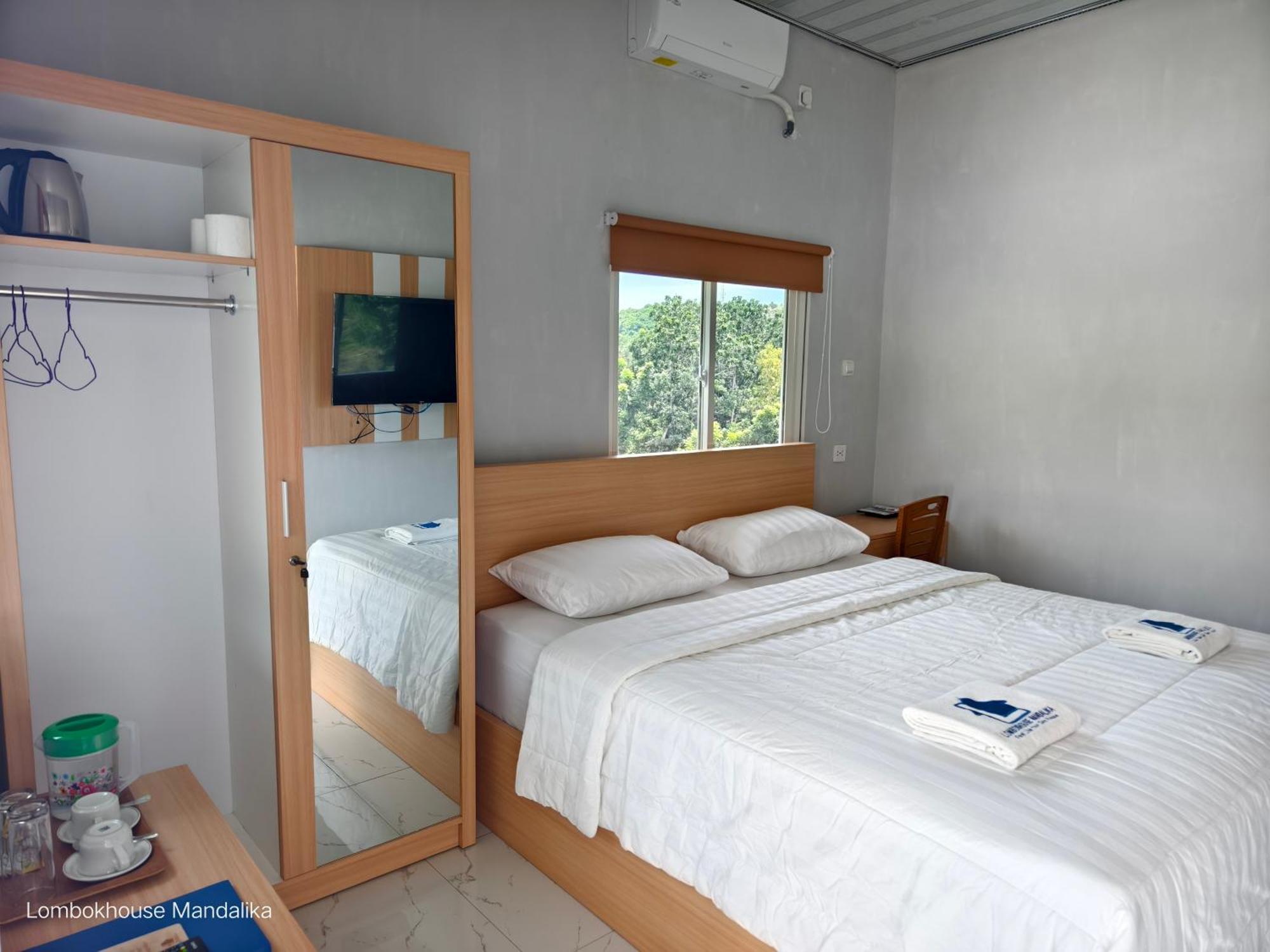 Готель Lombokhouse Mandalika Kuta  Екстер'єр фото